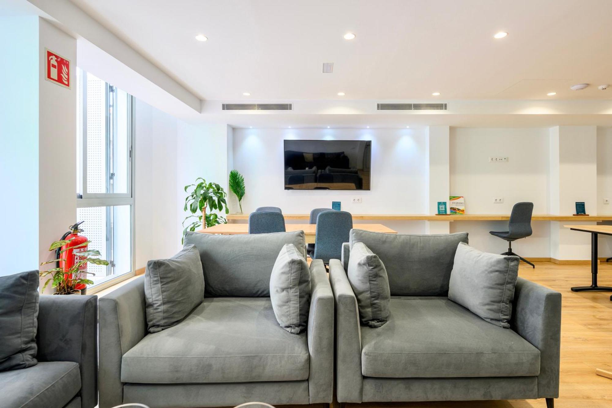 Hotel Emete & Coworking By Airnest 3*