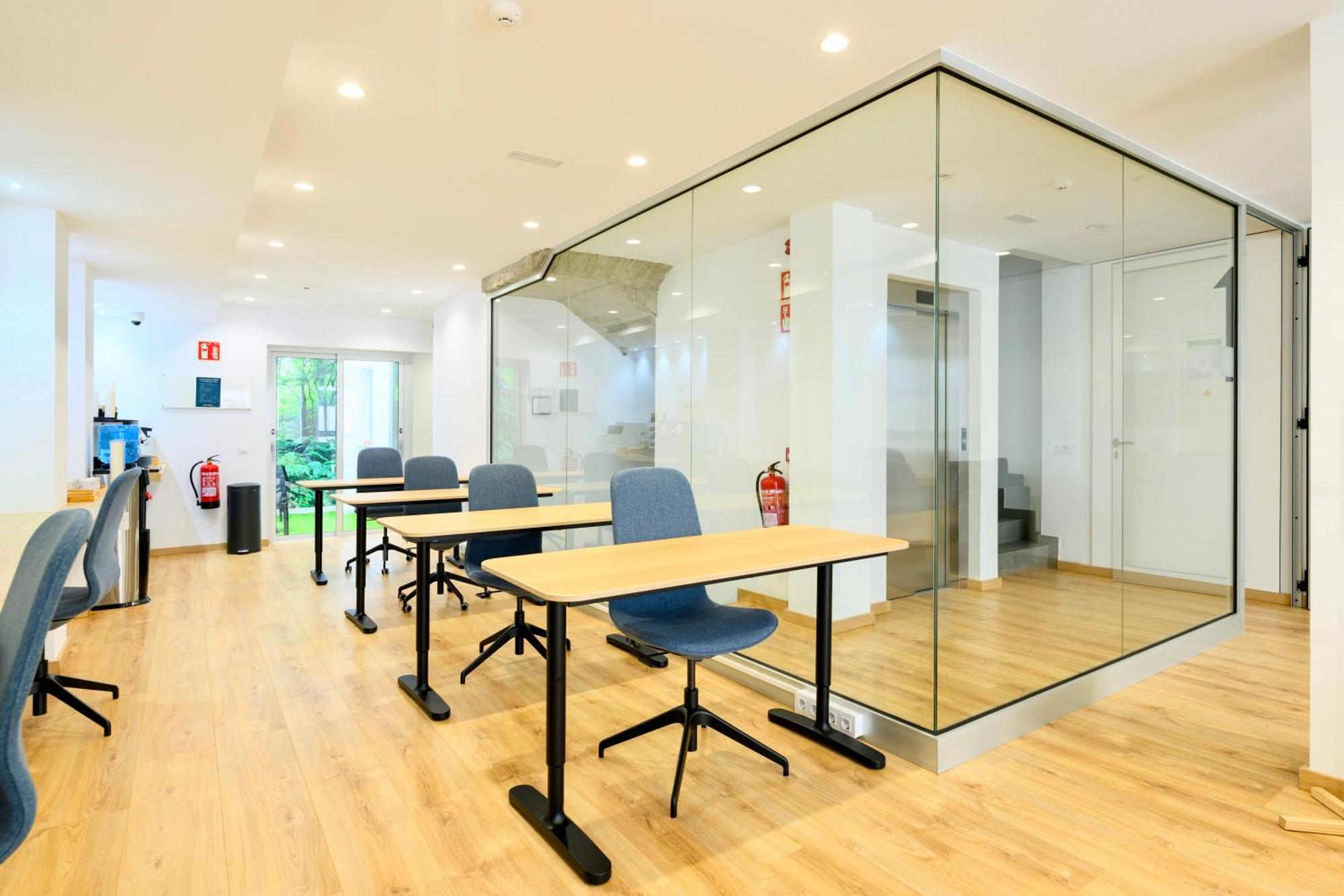 Emete & Coworking By Airnest Hotel 3*