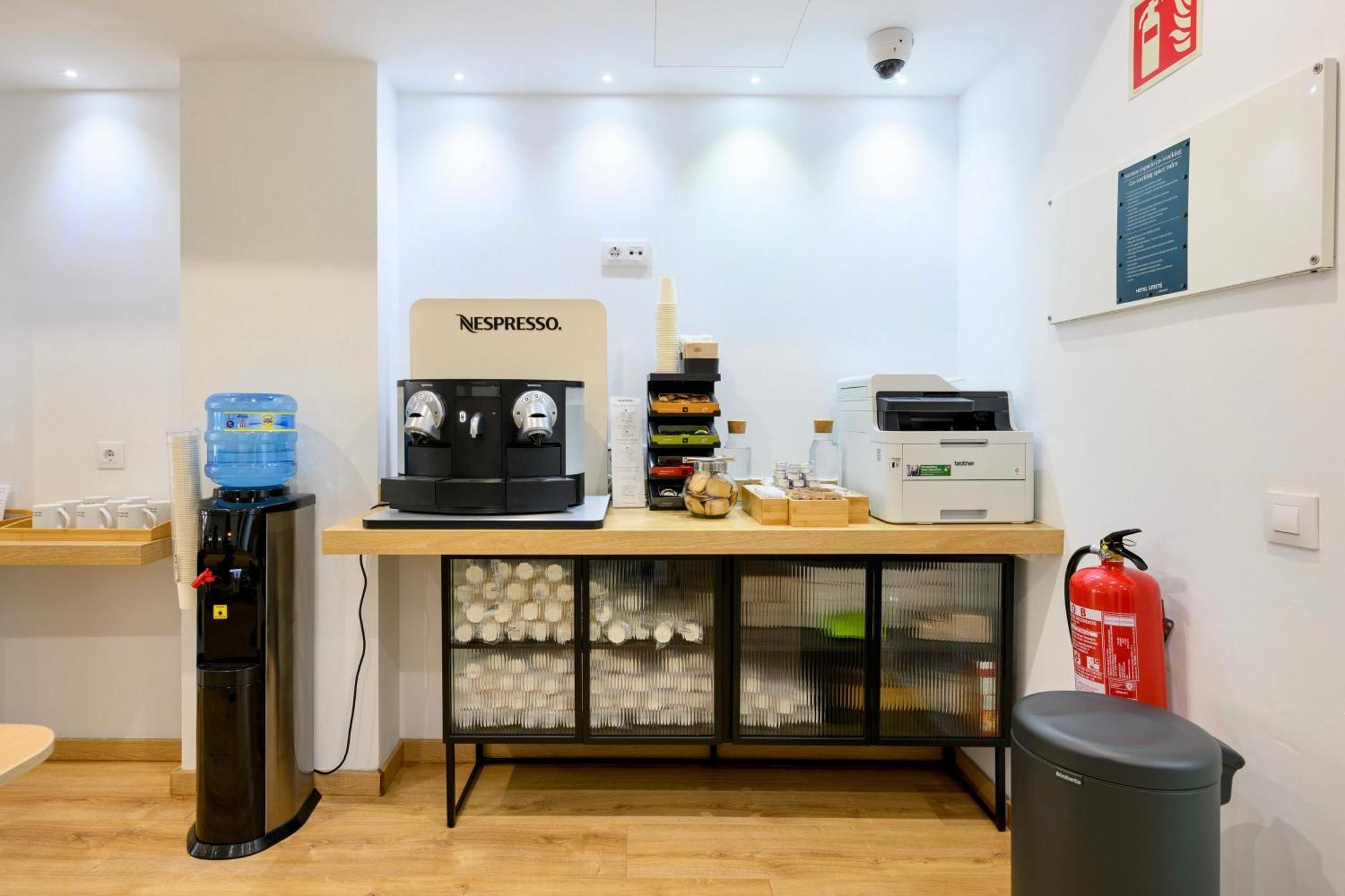 Emete & Coworking By Airnest 3*